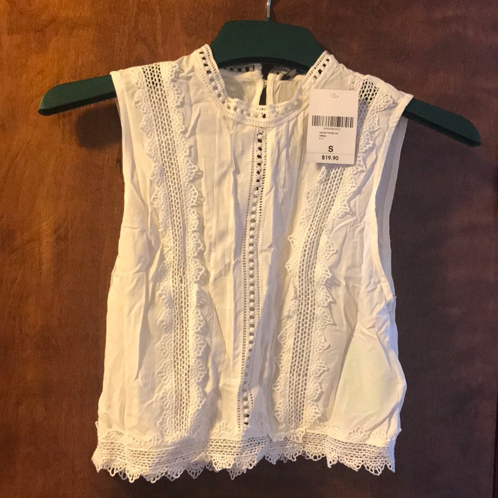 Eyelet tank top NWT